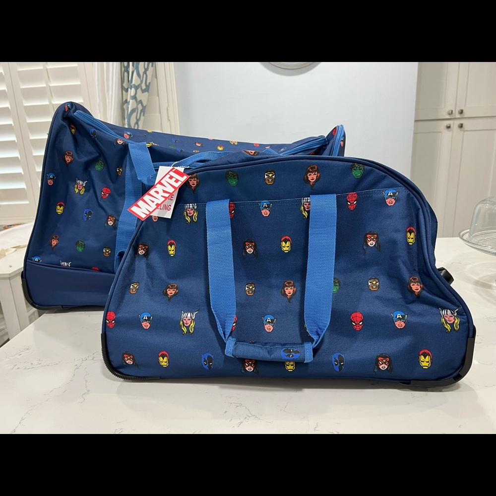 Bioworld Marvel Soft Luggage